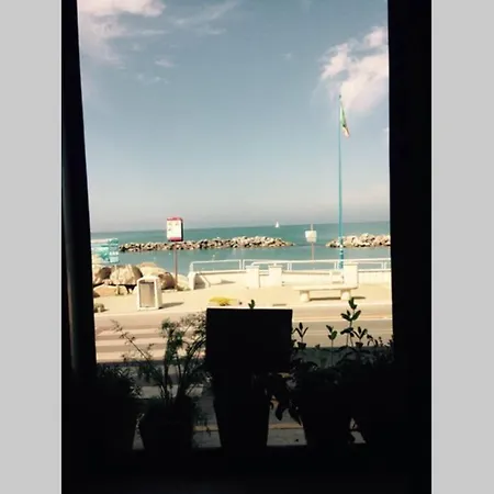 Appartamento Bilocale Fronte Mare *